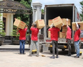 Xuống hàng lên hàng xe tải